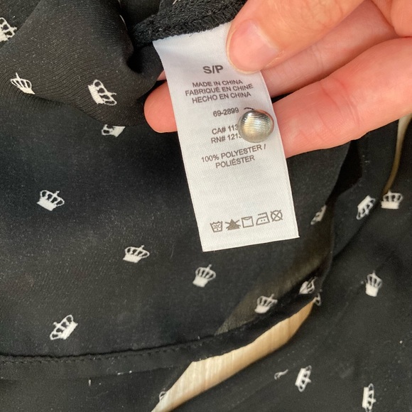 *Free with purchase!* Dynamite Blouse - Picture 5 of 9